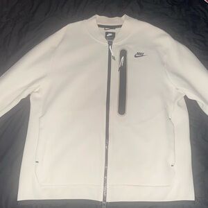 Nike tech (for Sale)